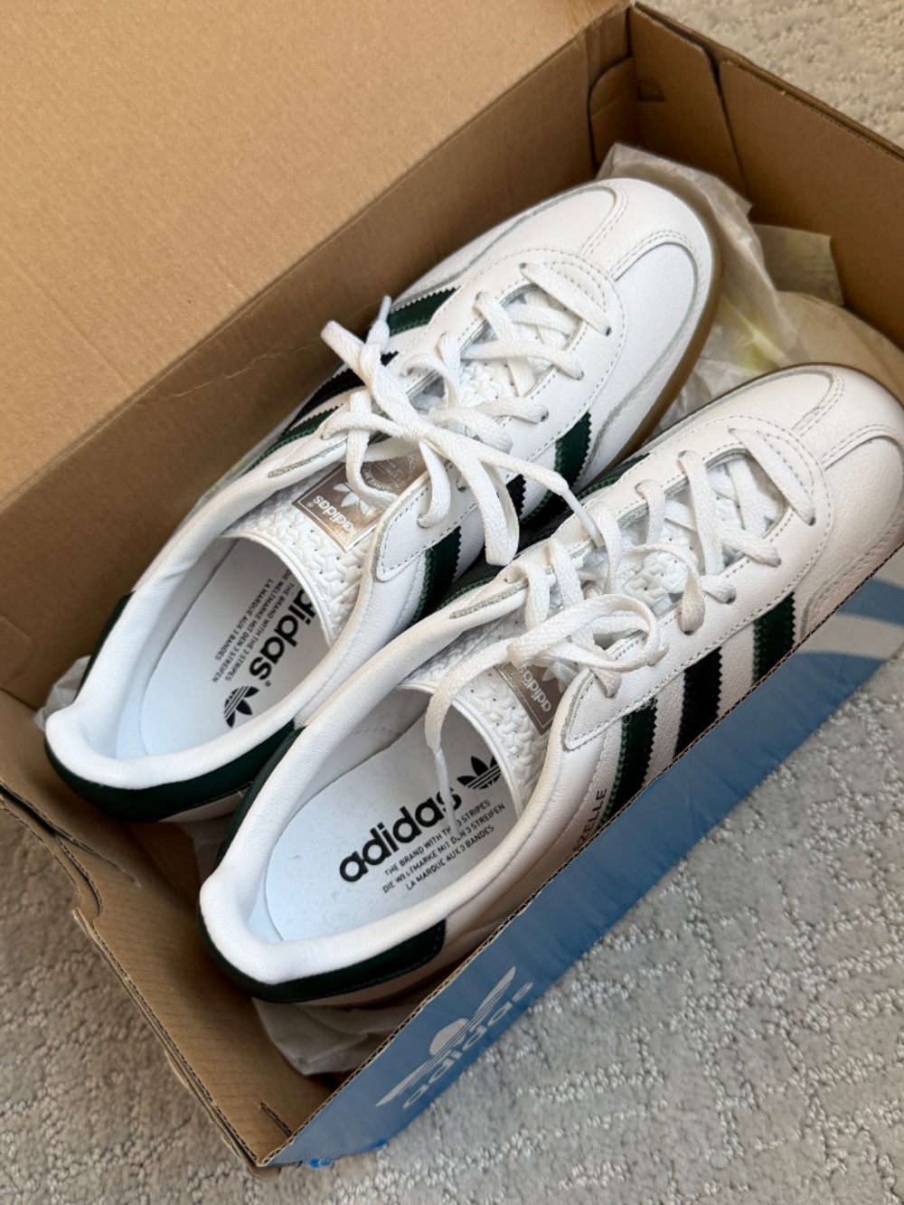 NWT Adidas Originals Gazelle Indoor gum sole sneakers in white and green - Picture 4 of 12